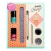 Sunkissed Beautiful Bronze Mani Magic Confezione Regalo 2 X 8 Ml Smalti + 5 G Nail Gems + Lima Unghie + Cuticle Stick + Dotting Tool -Offerta economica Rimmel 222842